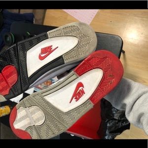 Jordan 4’s Retro SE “What The” Sneakers